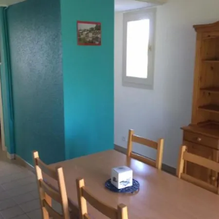Avec Terrasse Pour 4 Personnes A - Api-1-52-954