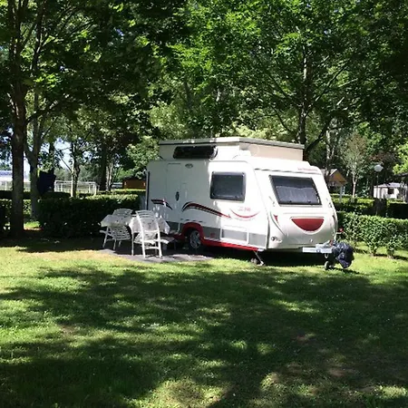 Avec Terrasse Pour 4 Personnes A - Api-1-52-954 Kemp