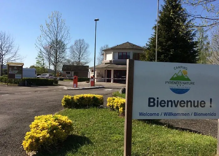 Avec Terrasse Pour 4 Personnes A Oloron-sainte-marie - Api-1-52-954 캠프장